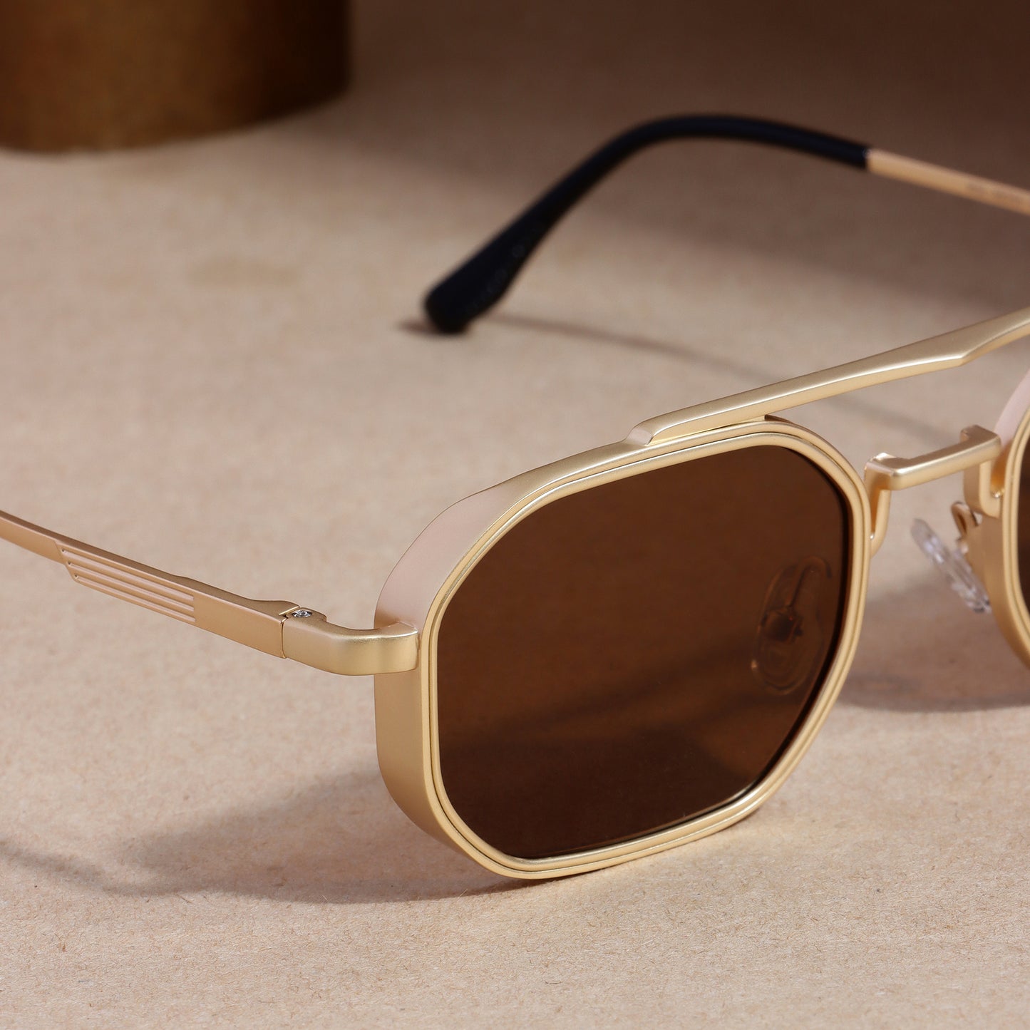 Regent R4 Unisex Sunglasses