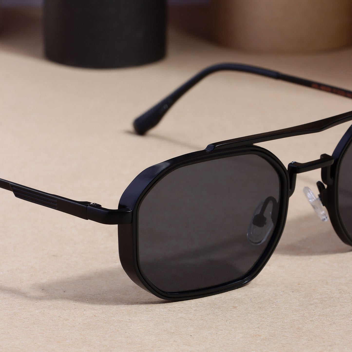 Regent R1 Unisex Sunglasses