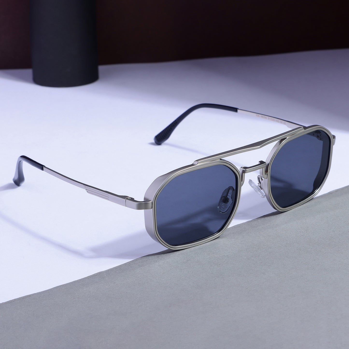 Regent R2 Unisex Sunglasses